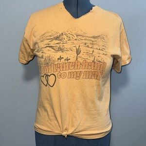 **LIKE NEW** WESTERN GRAPHIC TEE